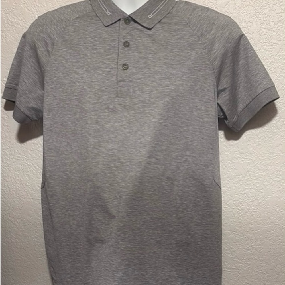 Hugo Boss Gray Polo Shirt in excellent preowned condition. Large
